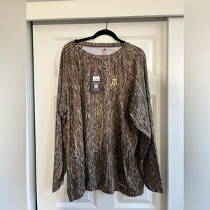 Mossy Oak x Barstool Outdoors Long Sleeve Tech Tee